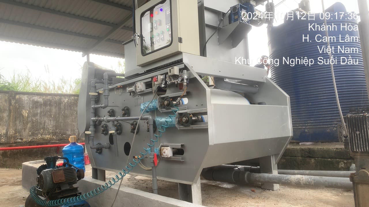 Máy ép bùn băng tải sản xuất tại công ty Việt An